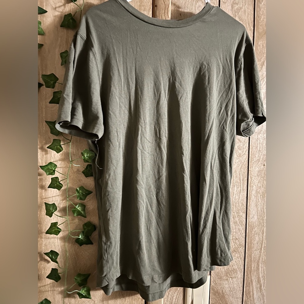 Old Navy women’s Tshirt L